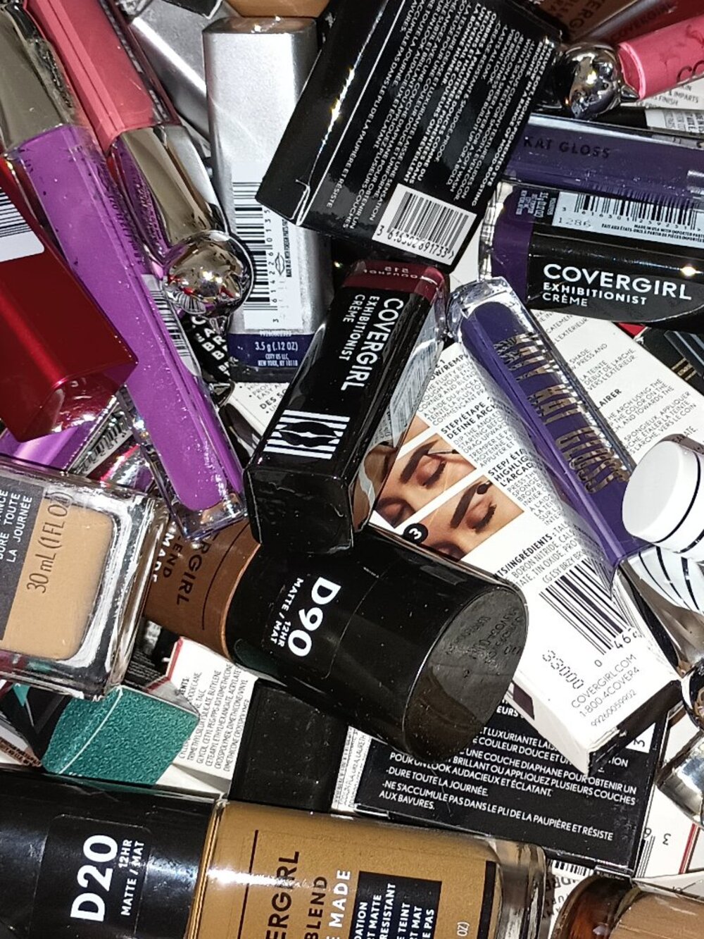 NEW Covergirl Makeup Assortment Mystery box SRP $80.00+ - Picture 3 of 4